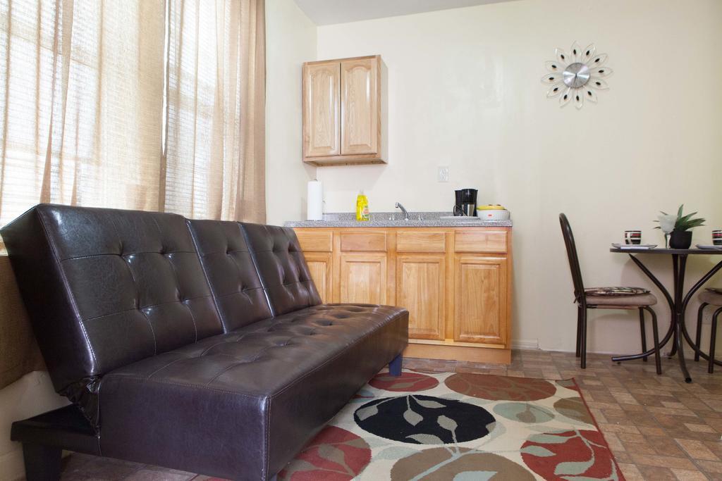 Studio, One And Two Bedroom Apartments - Bronx นิวยอร์ก ภายนอก รูปภาพ