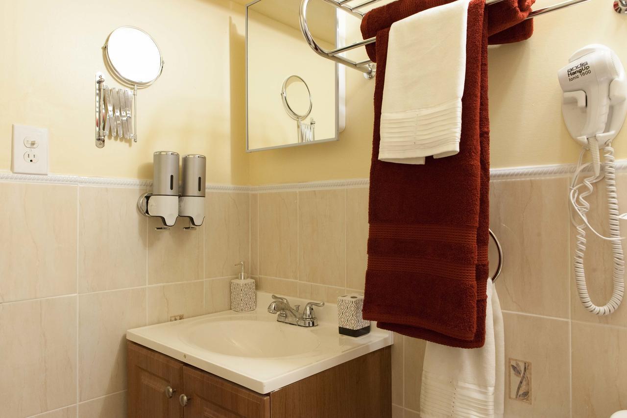 Studio, One And Two Bedroom Apartments - Bronx นิวยอร์ก ภายนอก รูปภาพ